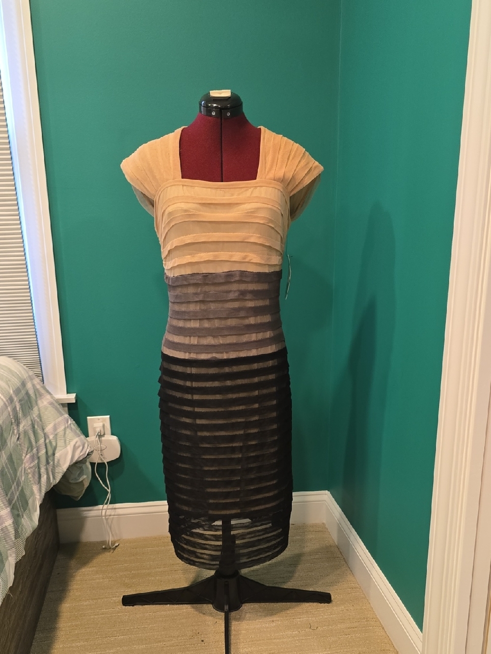 Adrianna Papell Tiered Colorblock Midi Dress in Beige, Gray & Black, Size 4